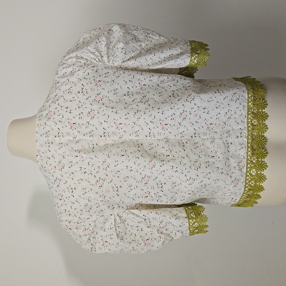 Refashioned Puffed Sleeve Ditsy Floral Top (M/L) - Picture 7 of 11